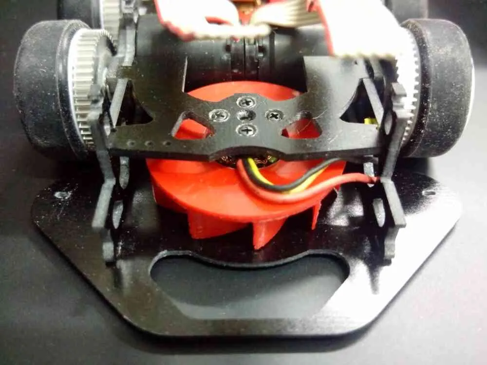 Turbine vue de face, sous le groupe moteur